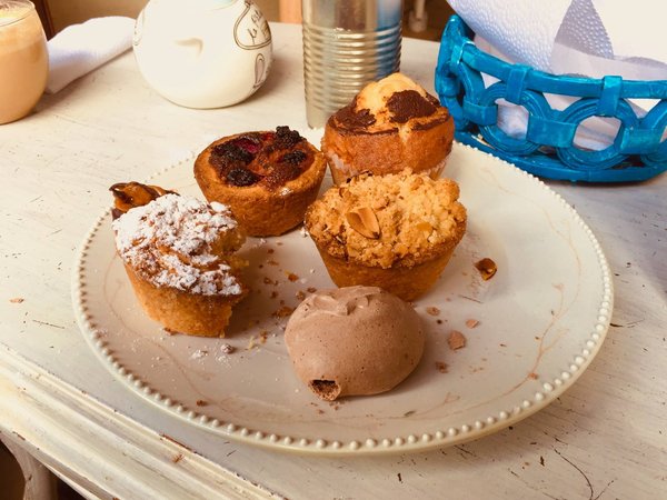 How to Bake a Gourmet Pumpkin Spice Loaf with Maple Glaze?